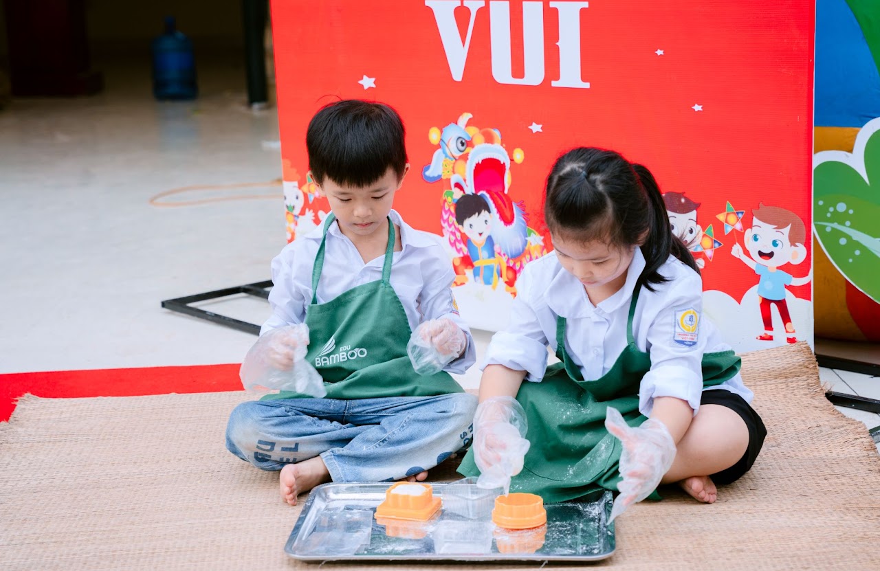 HOẠT ĐỘNG TRẢI NGHIỆM TRONG NHÀ TRƯỜNG CỦA HS