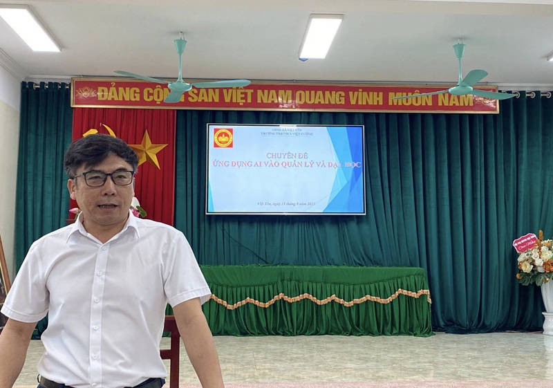 <a href='https://ththcsvietcuong.hungyen.edu.vn/tin-tuc/tap-huan-ung-dung-ai-chatgpt-gemini-canva-trong-quan-ly-va-giang-day.html'>TẬP HUẤN ỨNG DỤNG AI, CHATGPT, GEMINI, CANVA TRONG QUẢN LÝ VÀ GIẢNG DẠY</a>